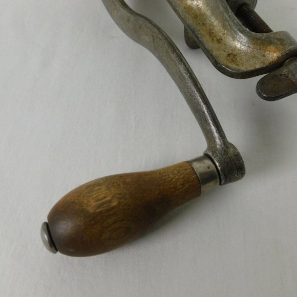 Universal Meat Kitchen Grinder 2 Cast Iron Wood Handle Hand Crank Vintage No Box - Picture 9 of 9